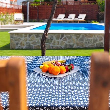 Home Away From Home With A Heated Pool Punat Exteriér fotografie