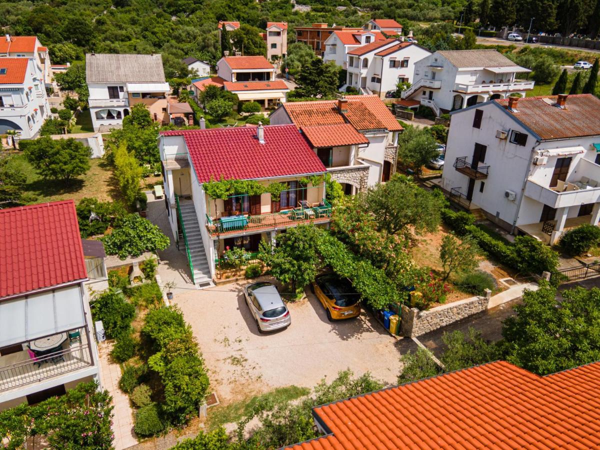 Home Away From Home With A Heated Pool Punat Exteriér fotografie
