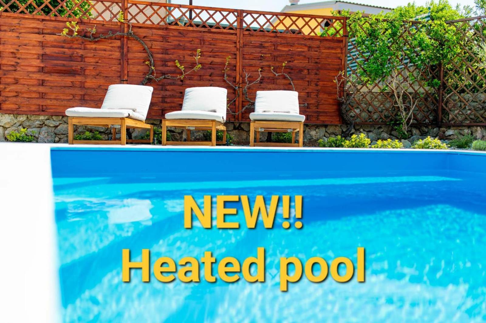 Home Away From Home With A Heated Pool Punat Exteriér fotografie