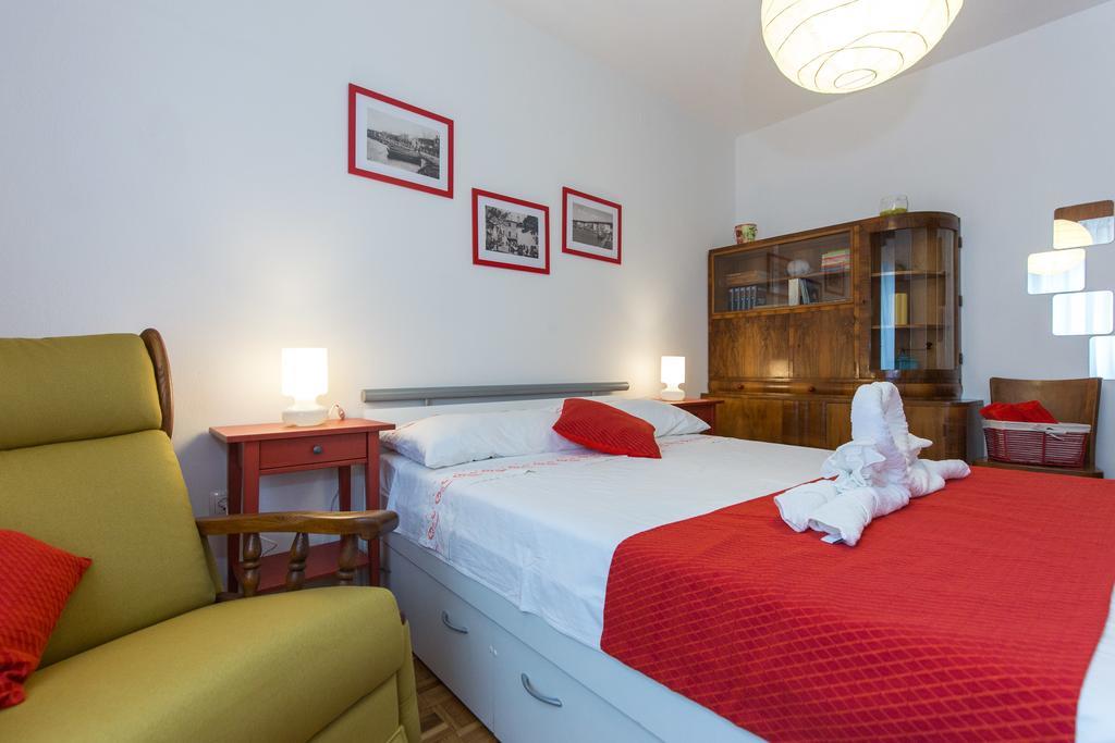 Home Away From Home With A Heated Pool Punat Exteriér fotografie