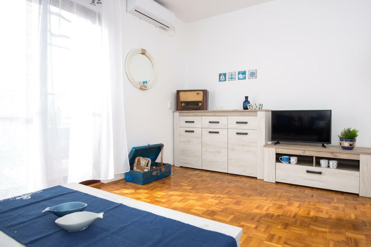 Home Away From Home With A Heated Pool Punat Exteriér fotografie