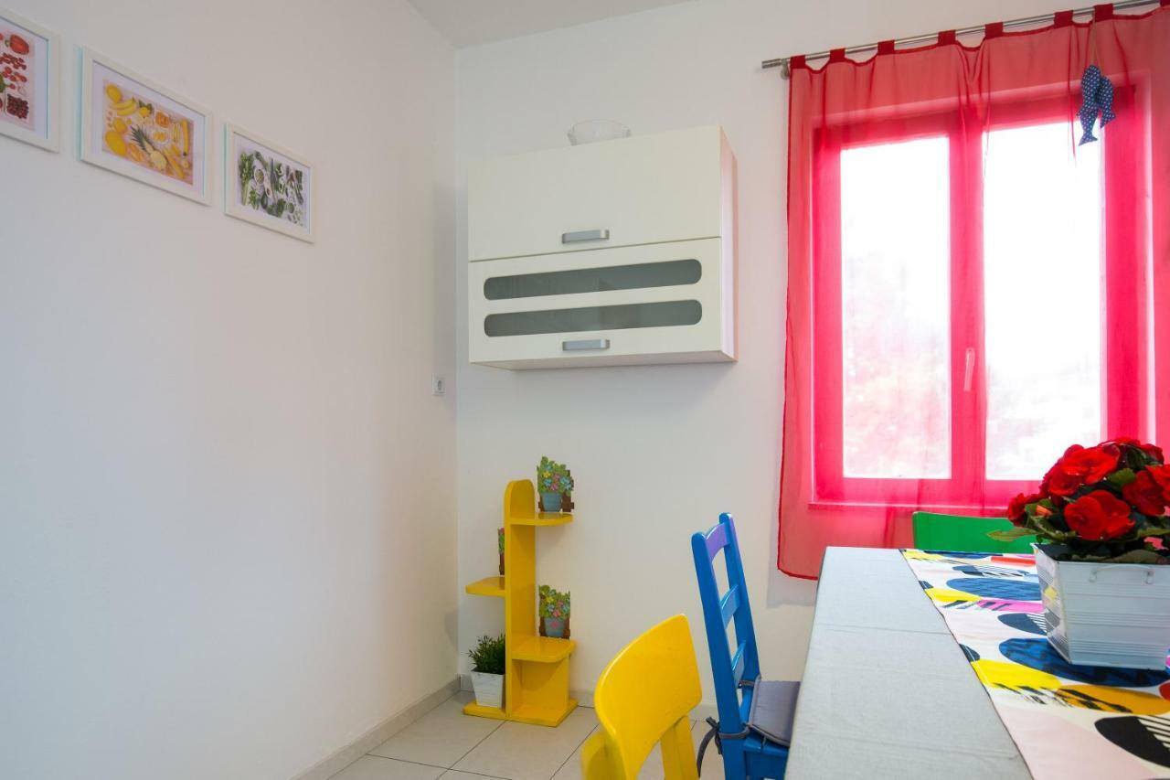 Home Away From Home With A Heated Pool Punat Exteriér fotografie
