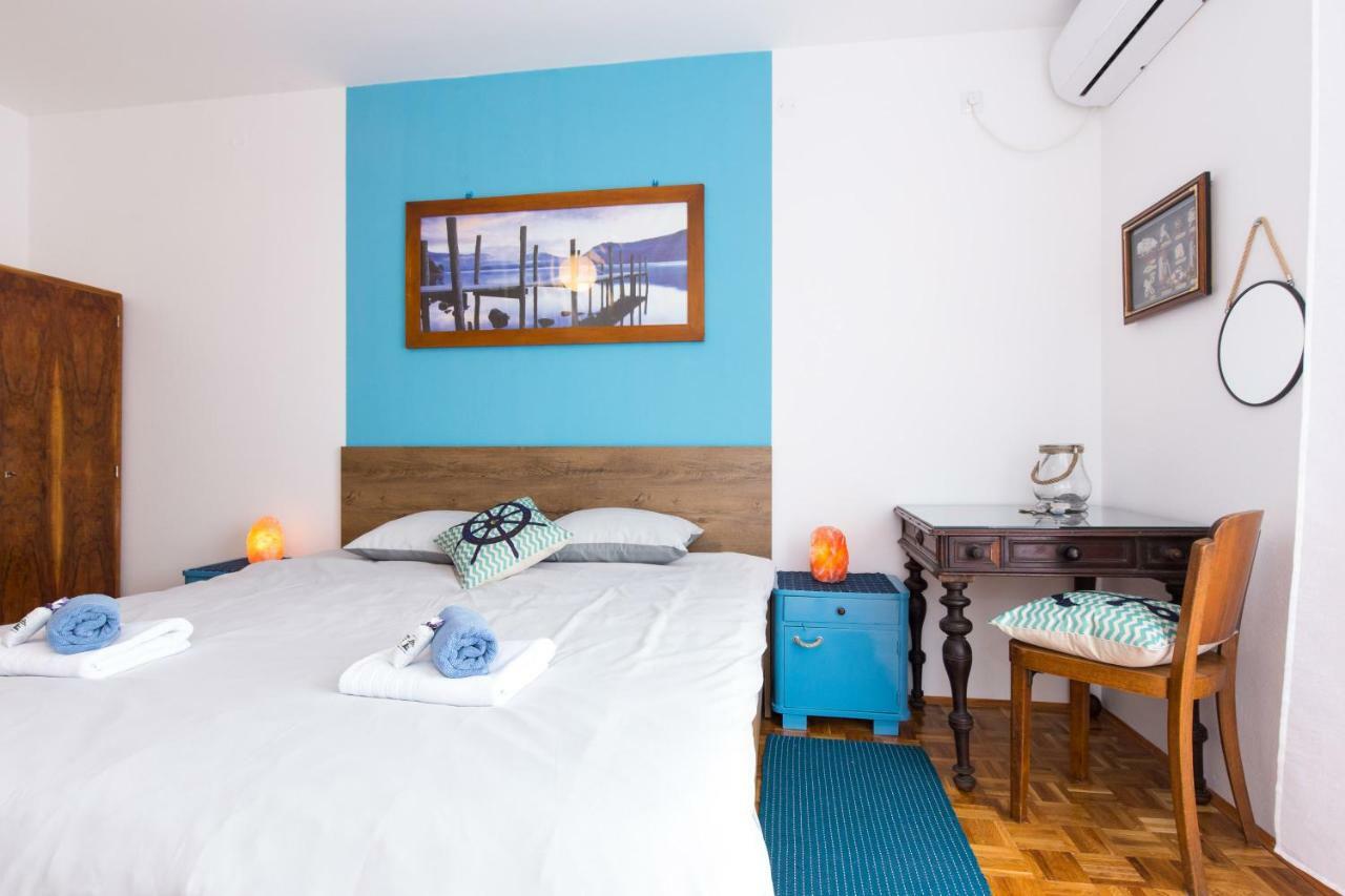 Home Away From Home With A Heated Pool Punat Exteriér fotografie