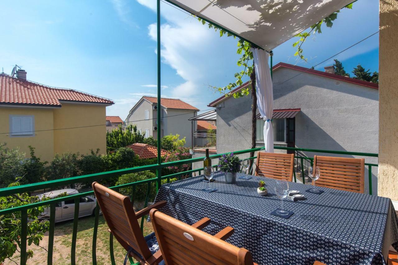 Home Away From Home With A Heated Pool Punat Exteriér fotografie